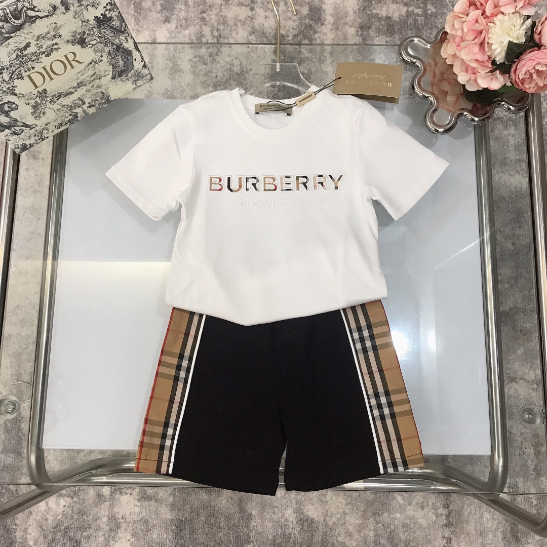 Burberry 2022 New T-Shirt and Shorts Set