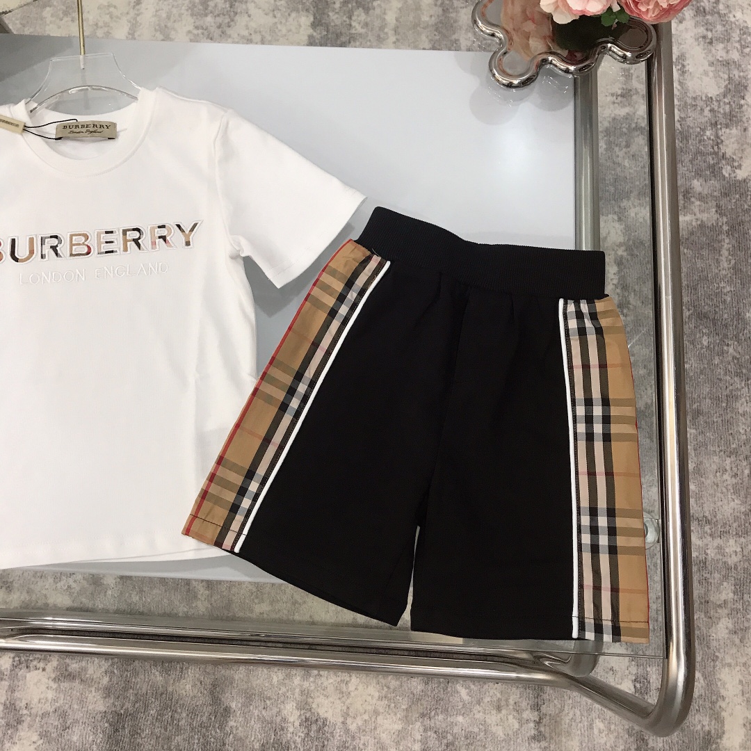 Burberry 2022 New T-Shirt and Shorts Set