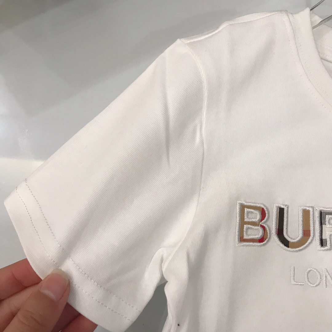 Burberry 2022 New T-Shirt and Shorts Set