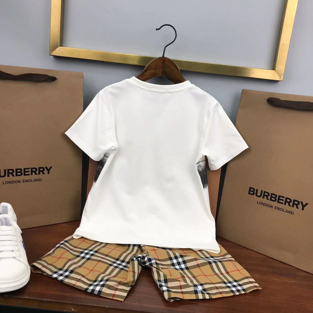 Burberry 2022 New T-Shirt and Shorts Set