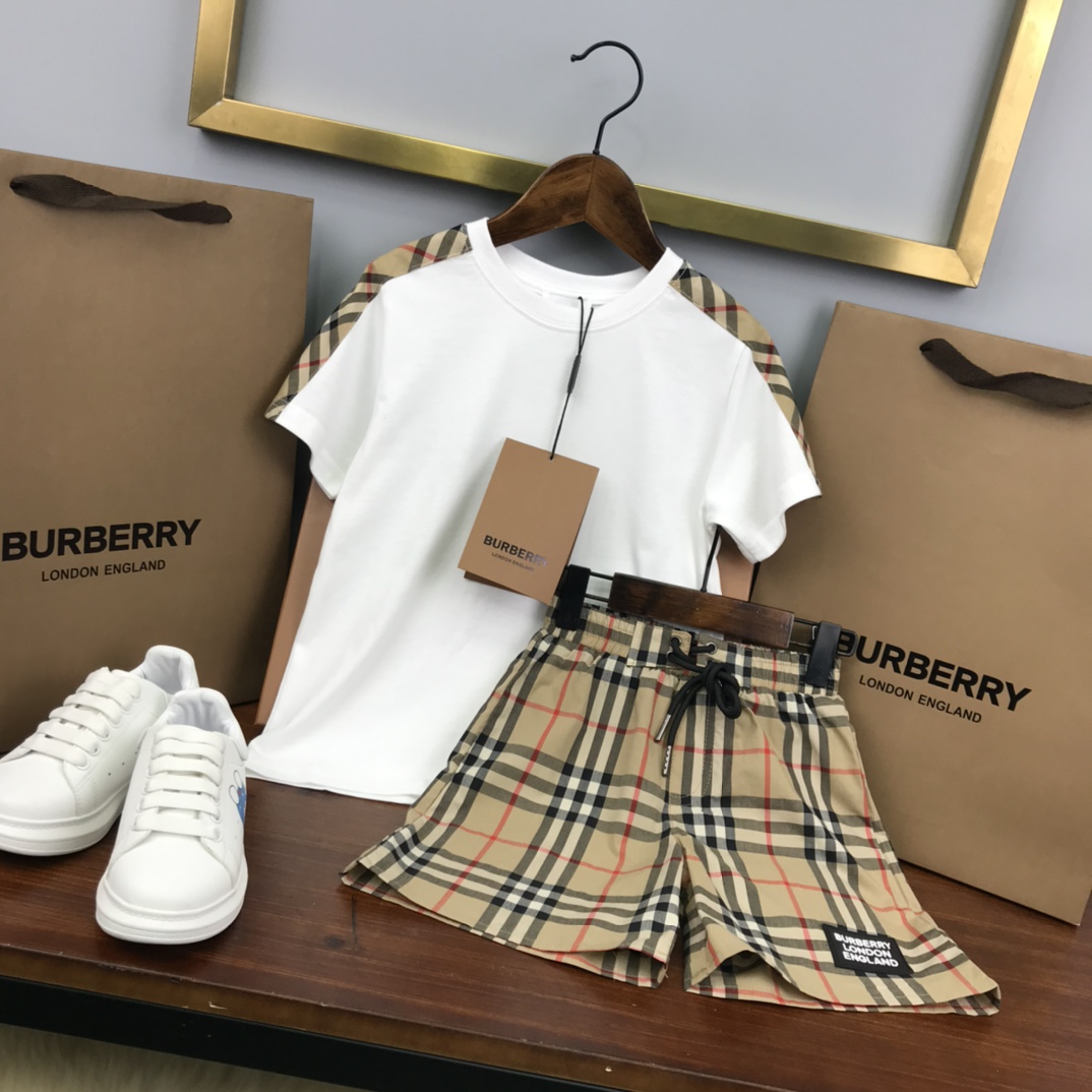 Burberry 2022 New T-Shirt and Shorts Set
