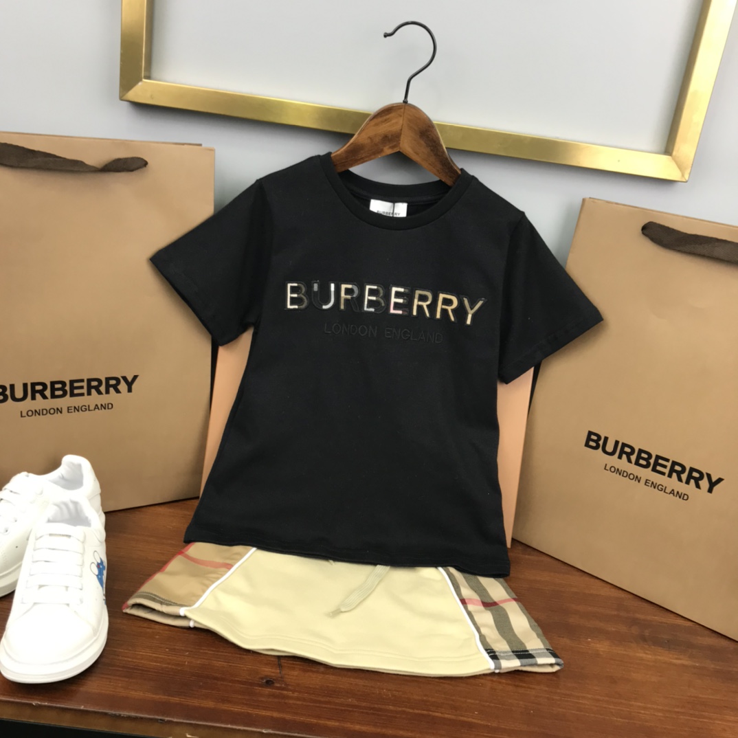 Burberry 2022 New T-shirt and Shorts Set