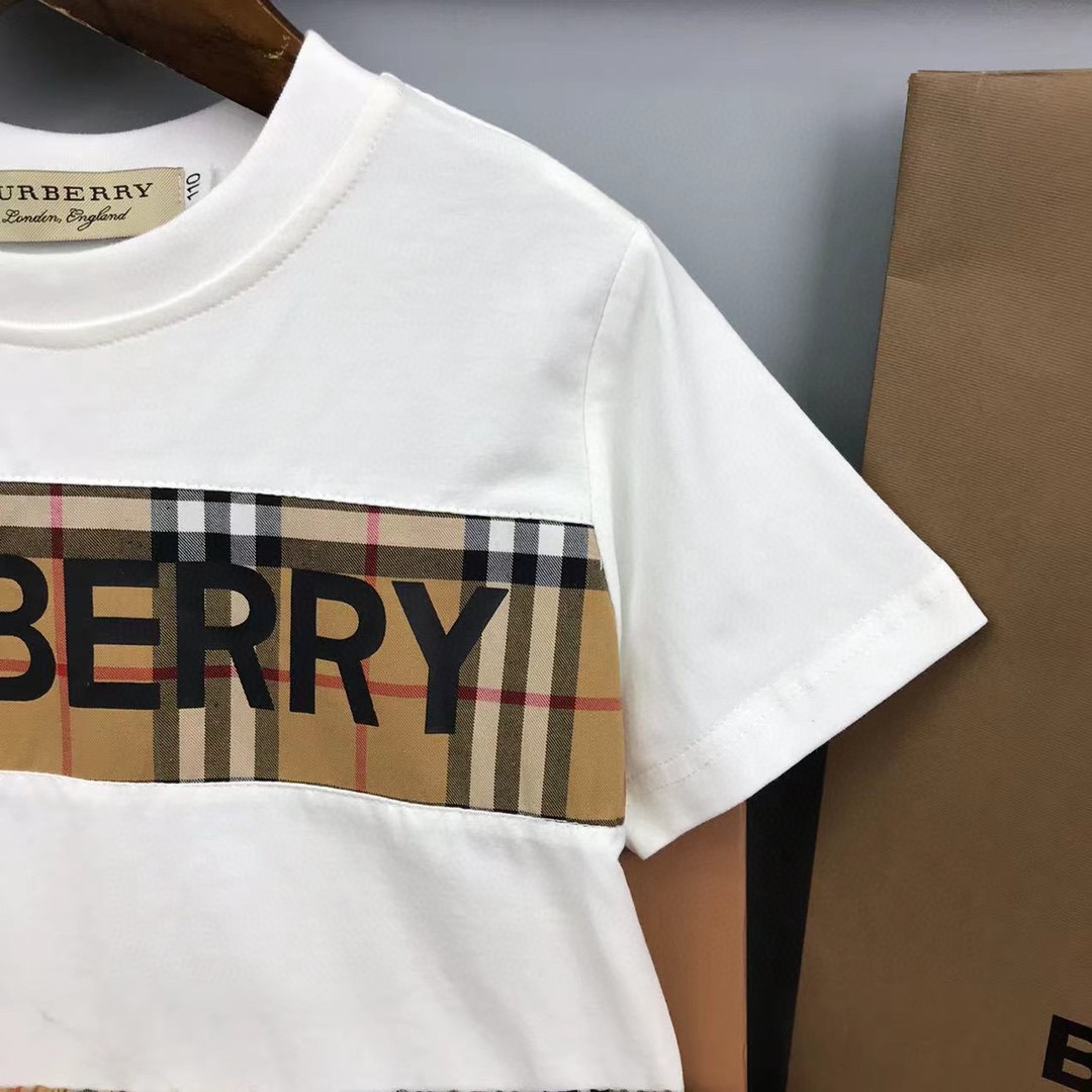 Burberry 2022 New T-Shirt and Shorts Set