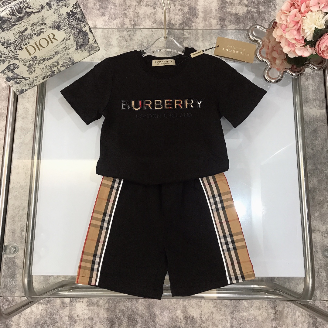 Burberry 2022 New T-Shirt and Shorts Set