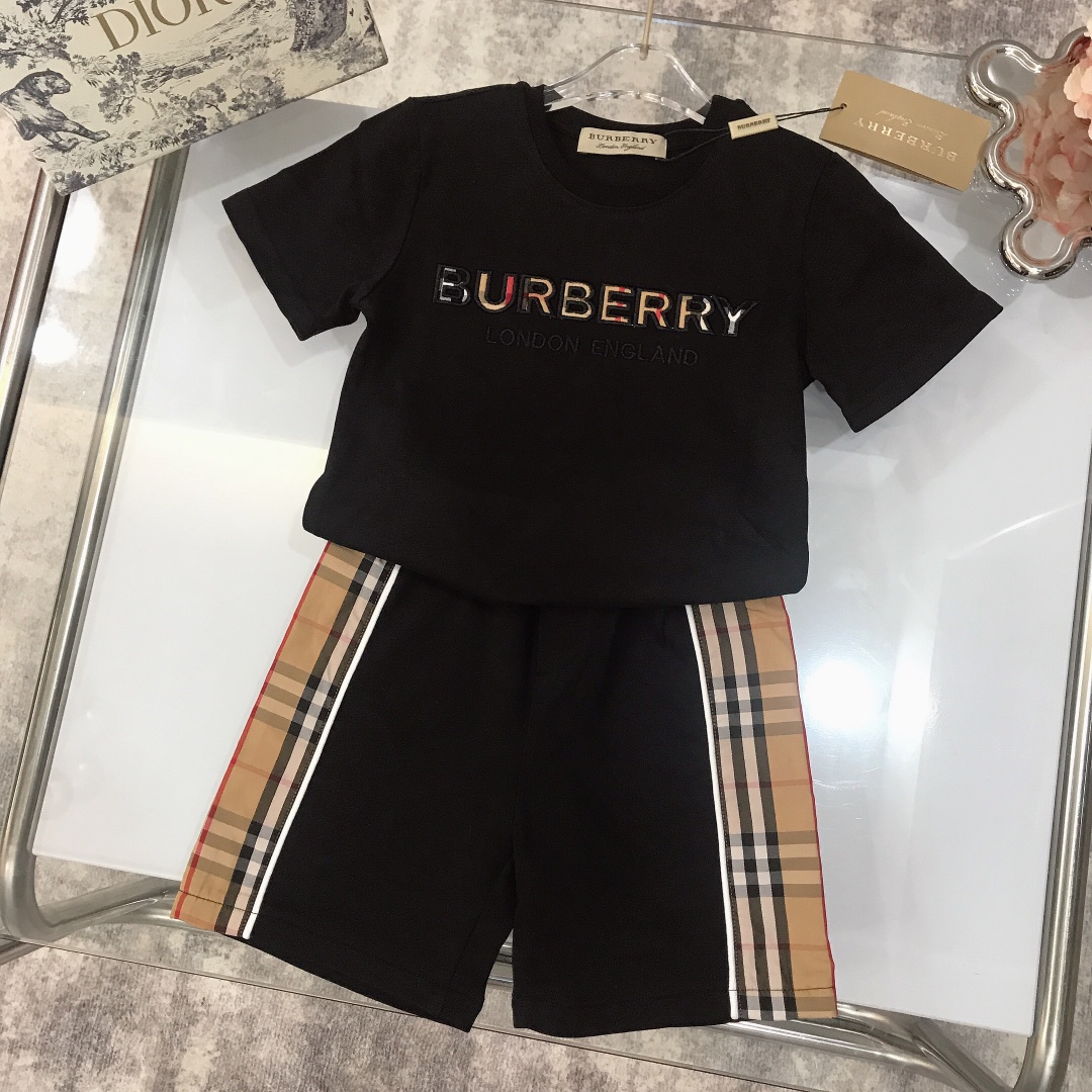 Burberry 2022 New T-Shirt and Shorts Set