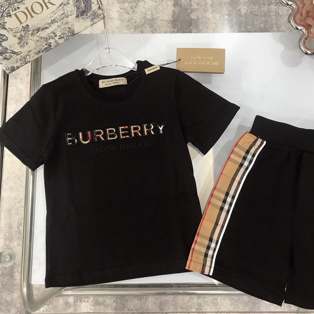 Burberry 2022 New T-Shirt and Shorts Set