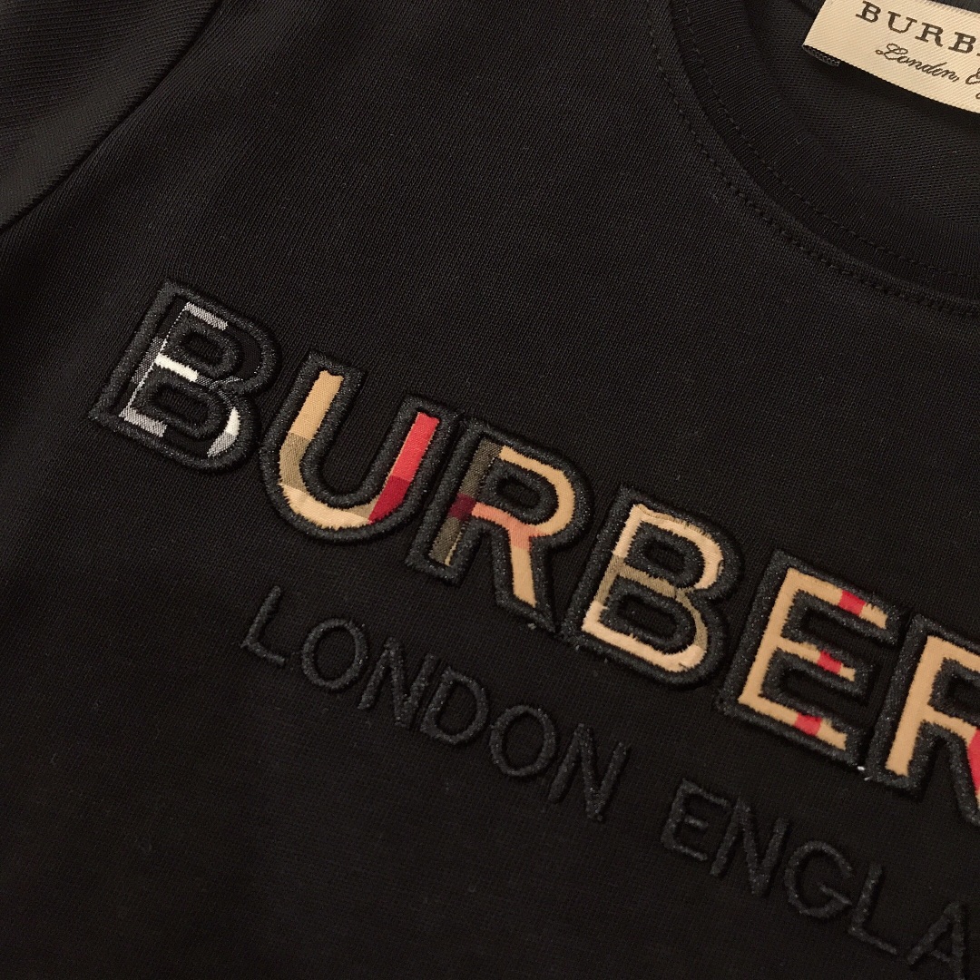 Burberry 2022 New T-Shirt and Shorts Set