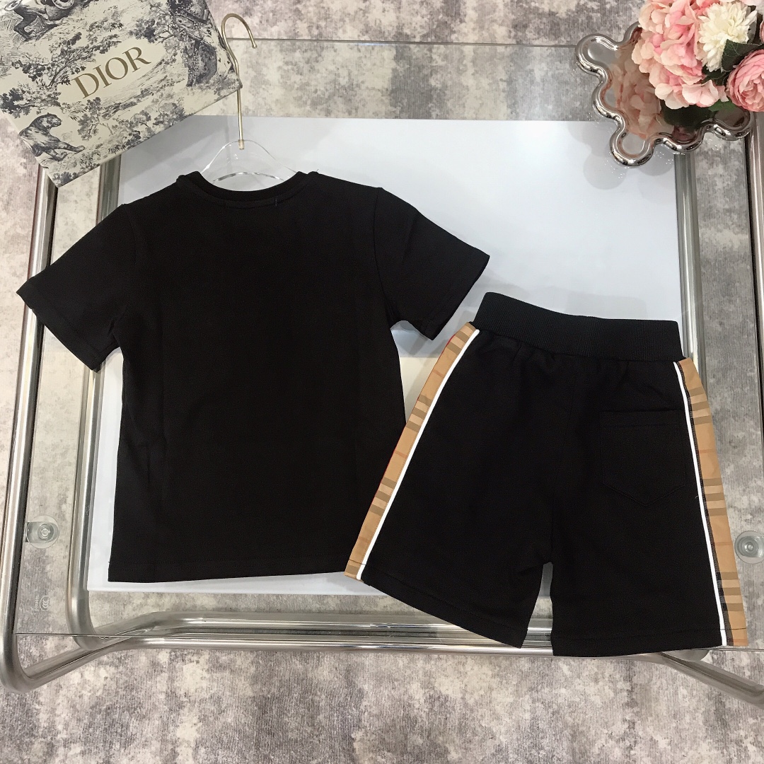 Burberry 2022 New T-Shirt and Shorts Set