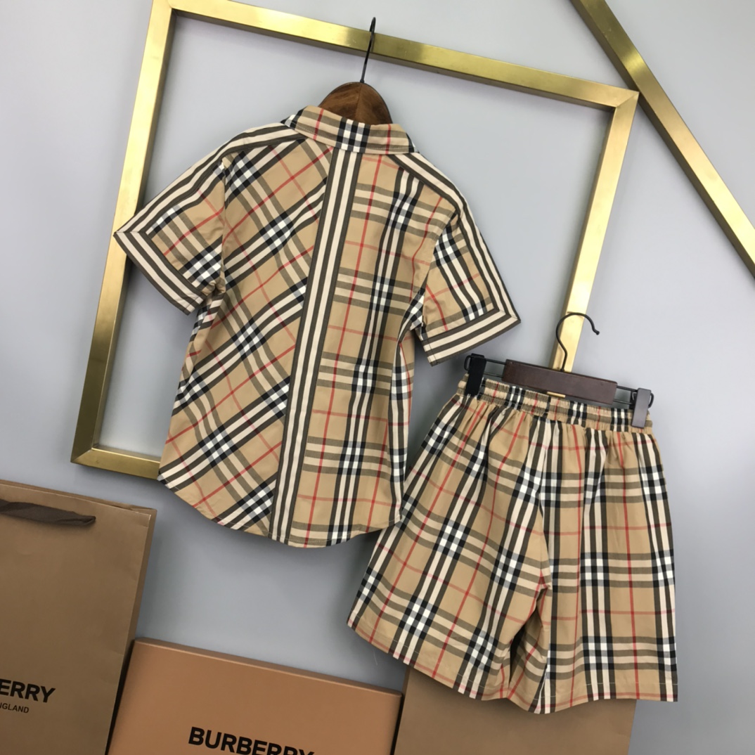 Burberry 2022 New Shirt and Shorts Set