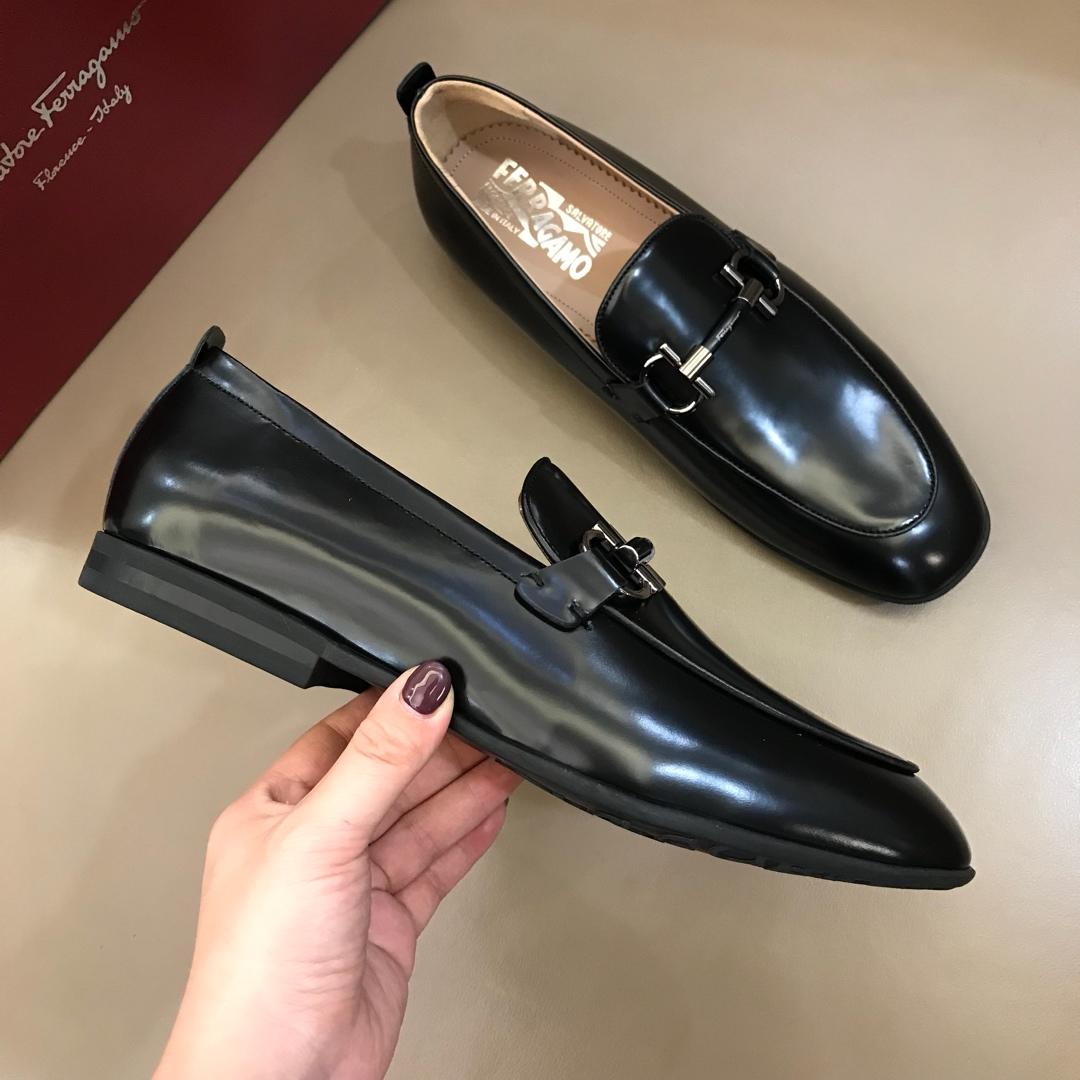 Salvatore Ferragamo Black Bright leather Fashion Perfect Quality Loafers With Sliver Buckle MS02985