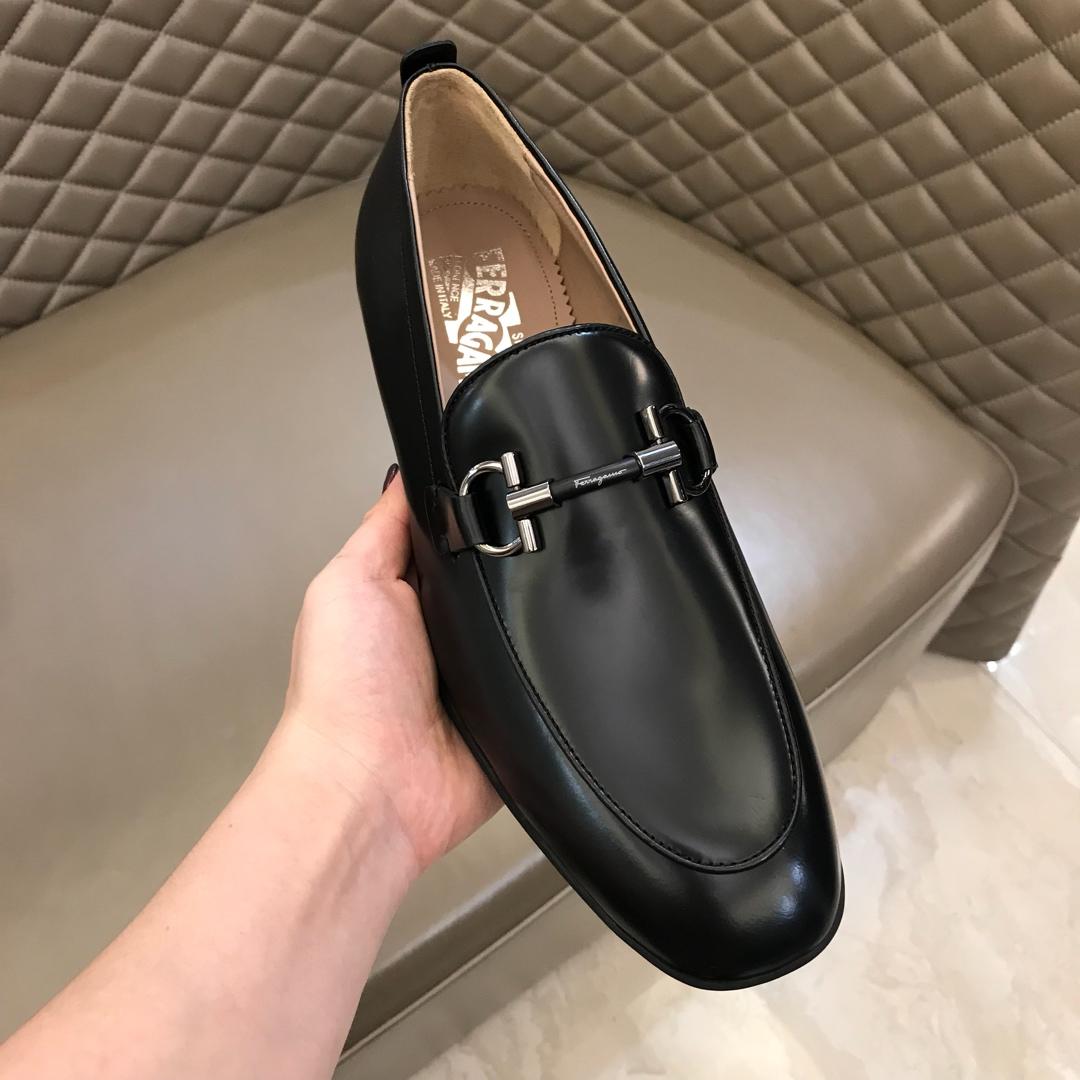 Salvatore Ferragamo Black Bright leather Fashion Perfect Quality Loafers With Sliver Buckle MS02985