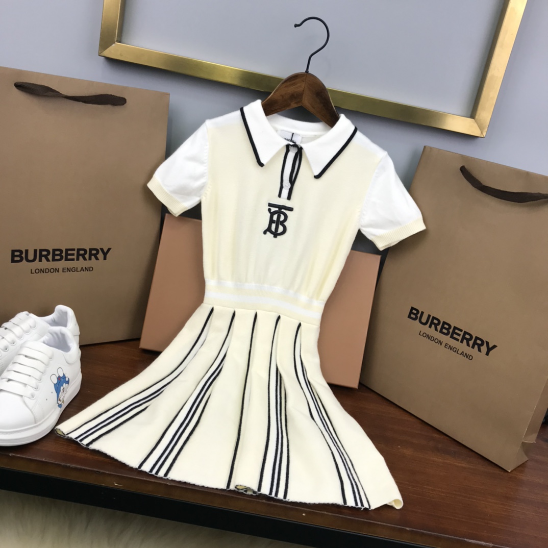 Burberry 2022 New Girl Pleated Dress