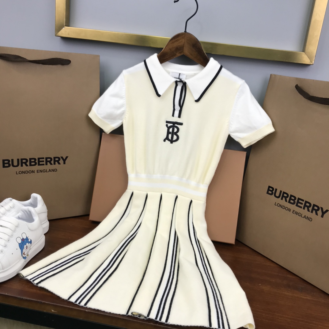 Burberry 2022 New Girl Pleated Dress