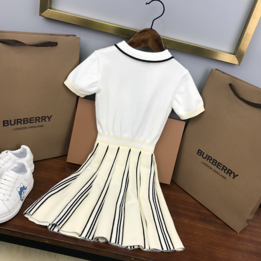 Burberry 2022 New Girl Pleated Dress