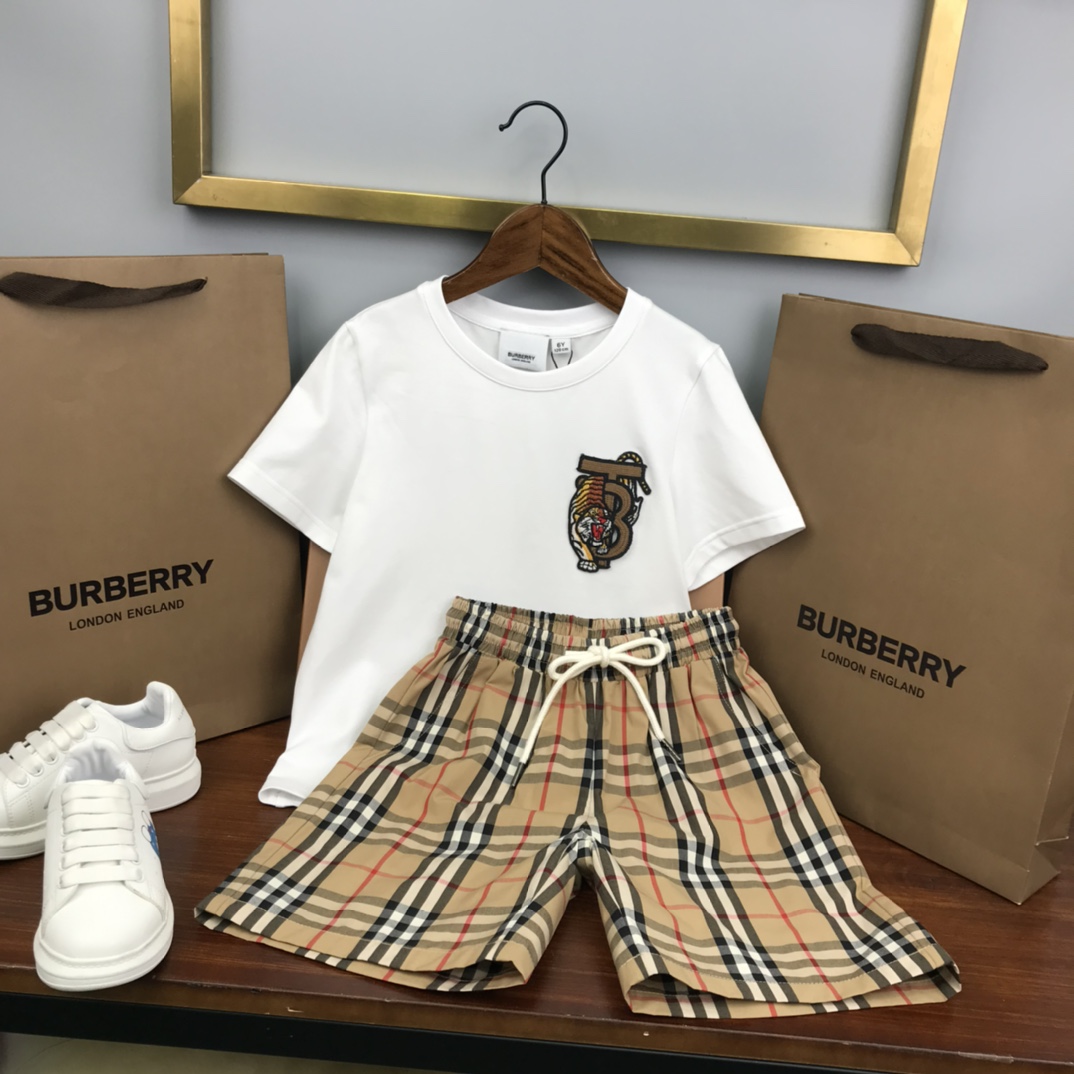 Burberry 2022 New Children T-Shirt and Shorts Set in white