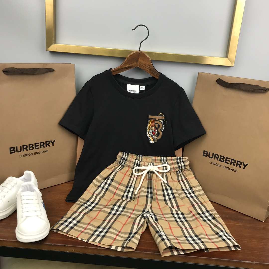 Burberry 2022 New Children T-Shirt and Shorts Set in black