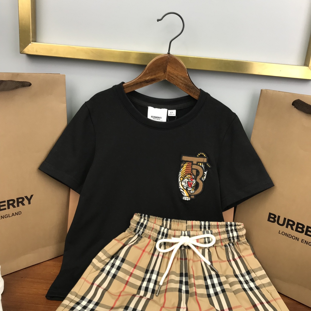 Burberry 2022 New Children T-Shirt and Shorts Set in black