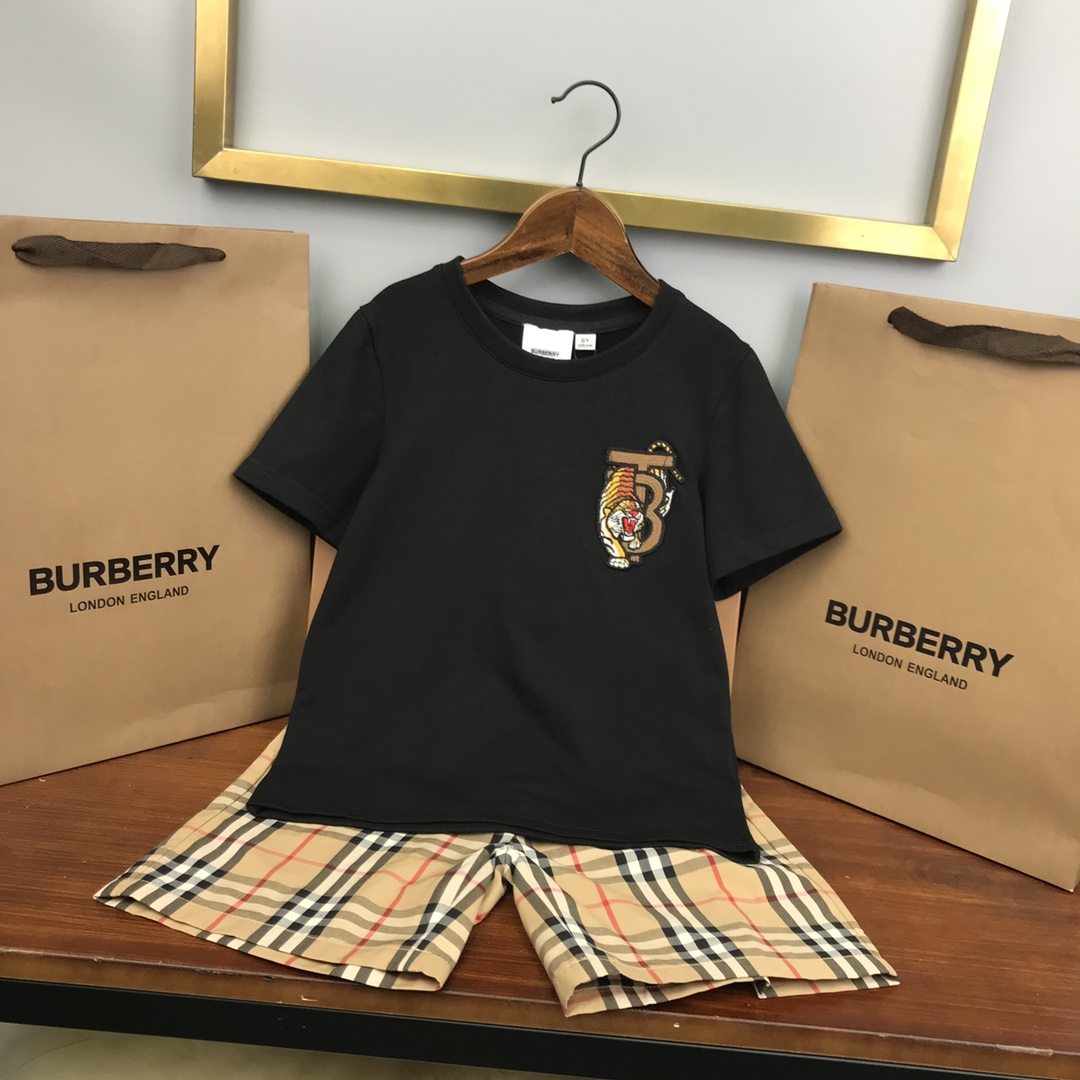 Burberry 2022 New Children T-Shirt and Shorts Set in black