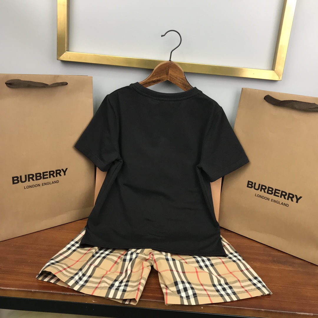 Burberry 2022 New Children T-Shirt and Shorts Set in black