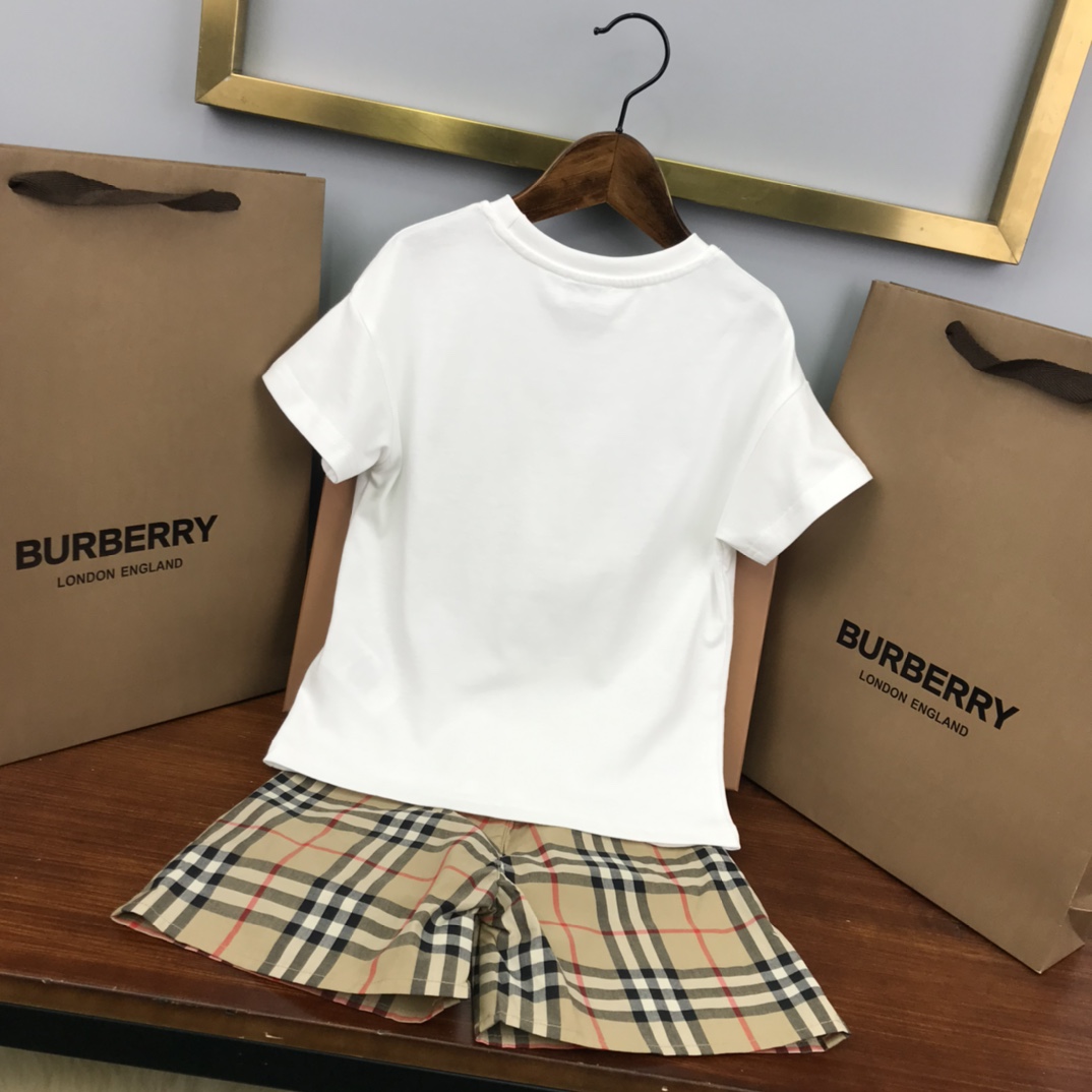 Burberry 2022 New Children T-shirt and Shorts Set