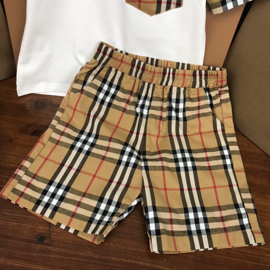 Burberry 2022 New Boy T-Shirt and Shorts Set