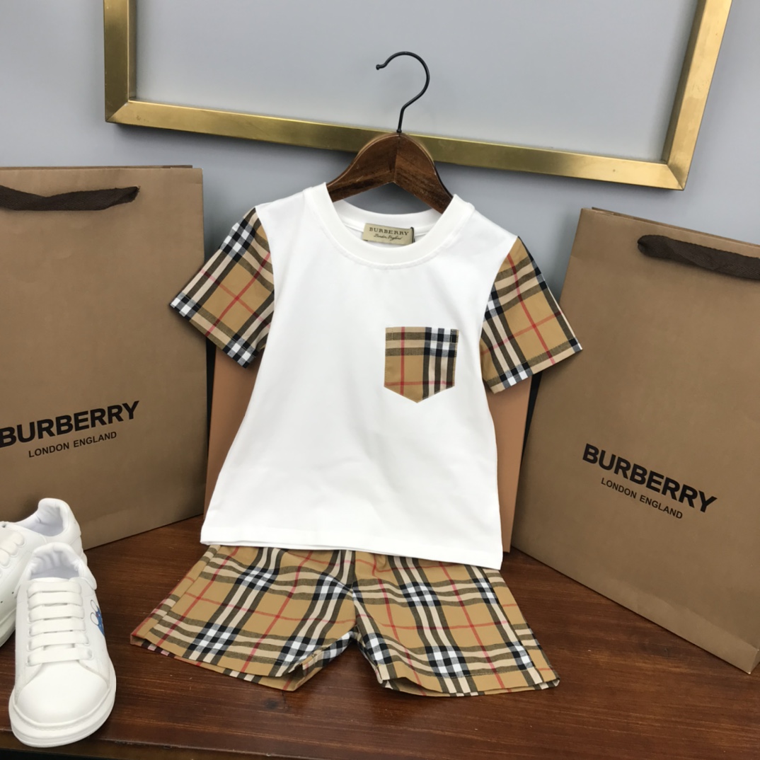 Burberry 2022 New Boy T-Shirt and Shorts Set