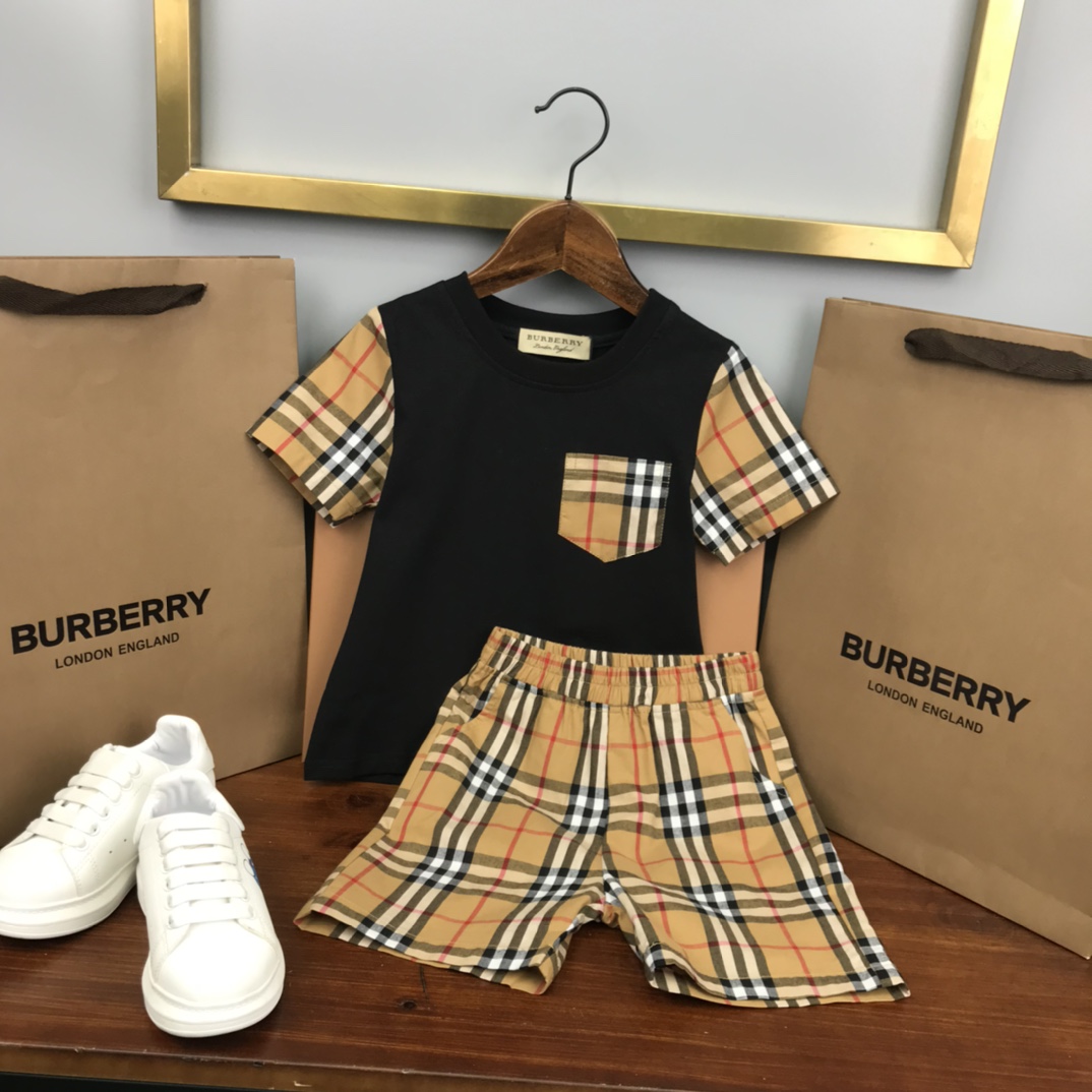 Burberry 2022 New Boy T-Shirt and Shorts Set