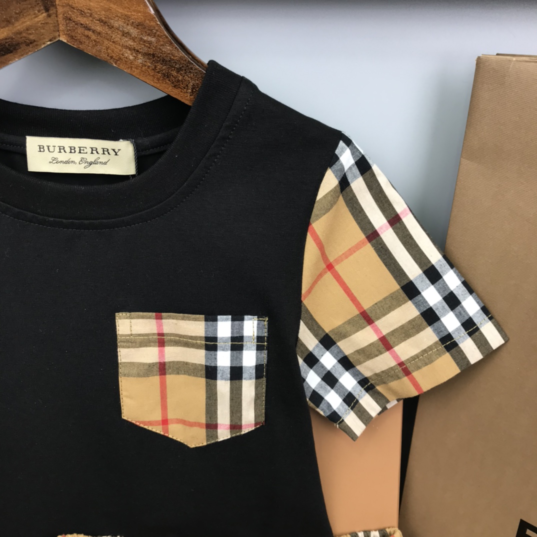 Burberry 2022 New Boy T-Shirt and Shorts Set