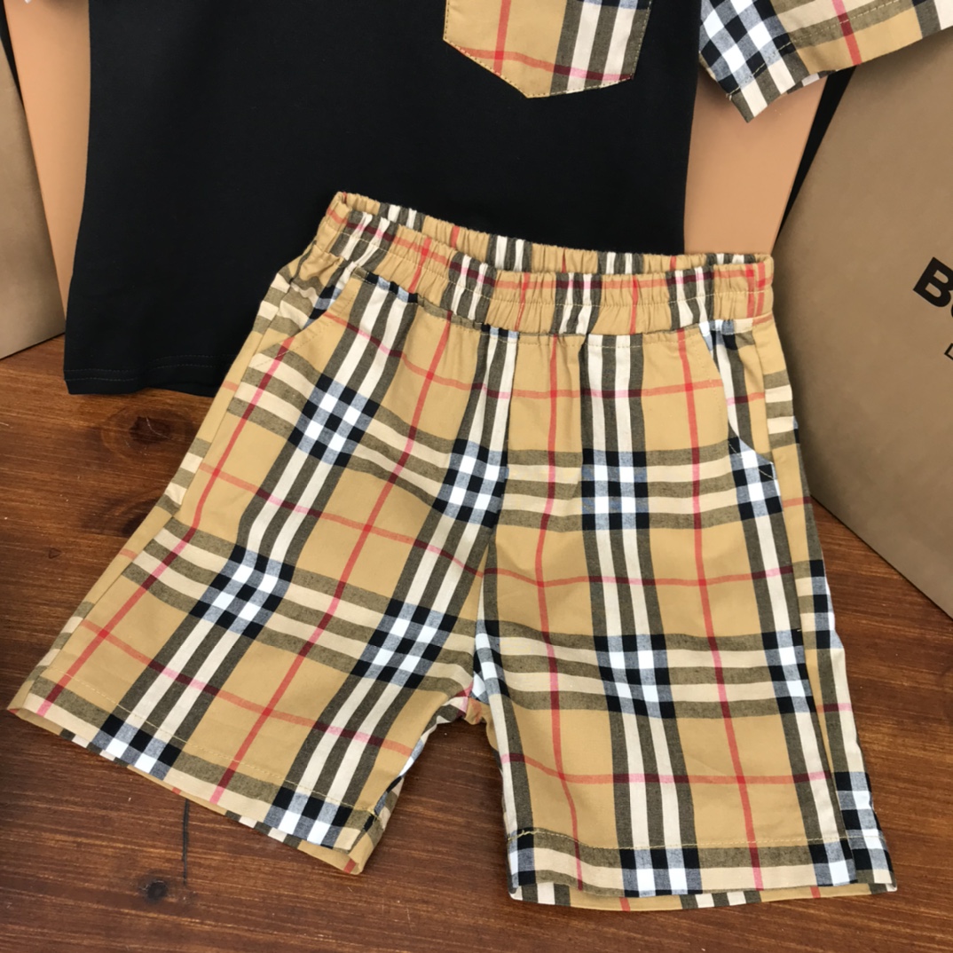 Burberry 2022 New Boy T-Shirt and Shorts Set