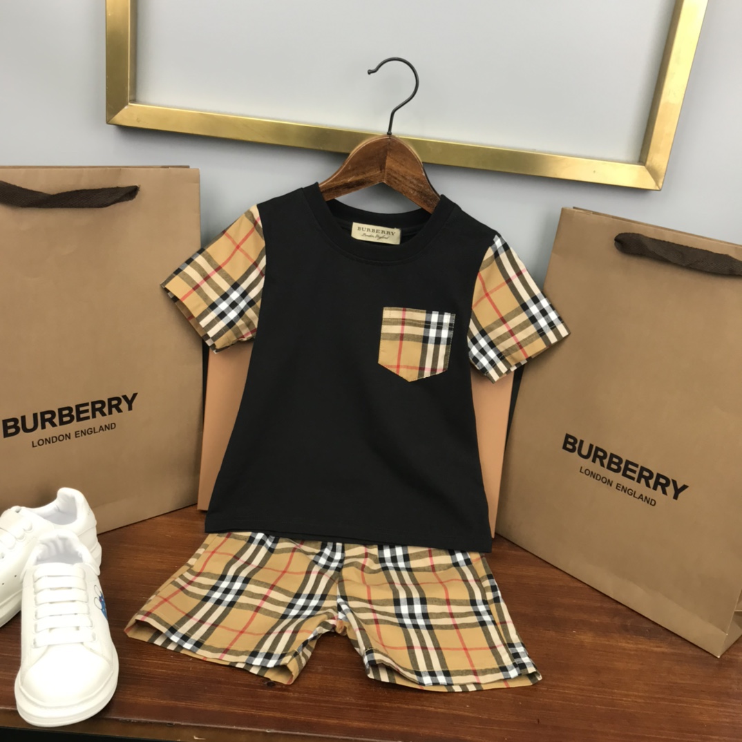 Burberry 2022 New Boy T-Shirt and Shorts Set