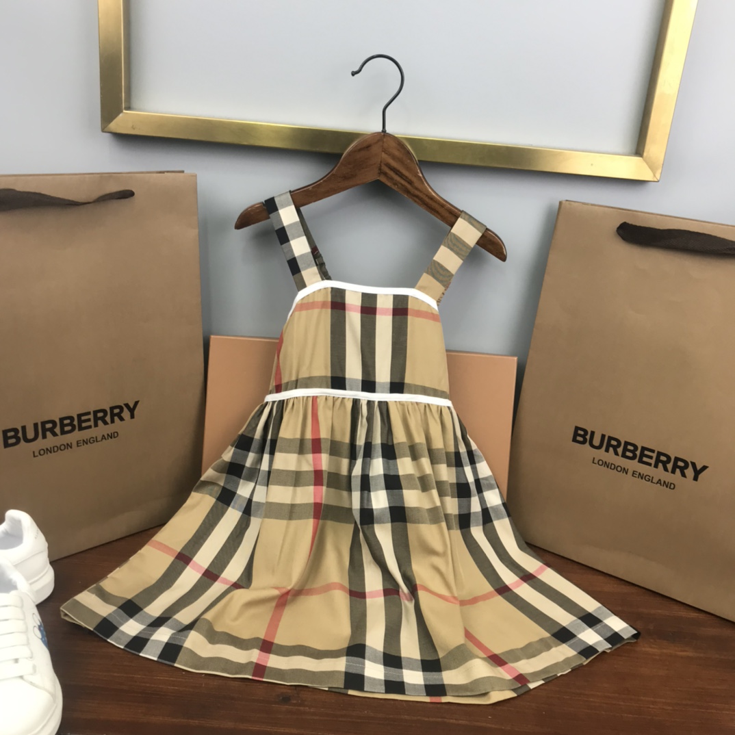 Burberry 2022 Girl Braces Skirt and Underpants set