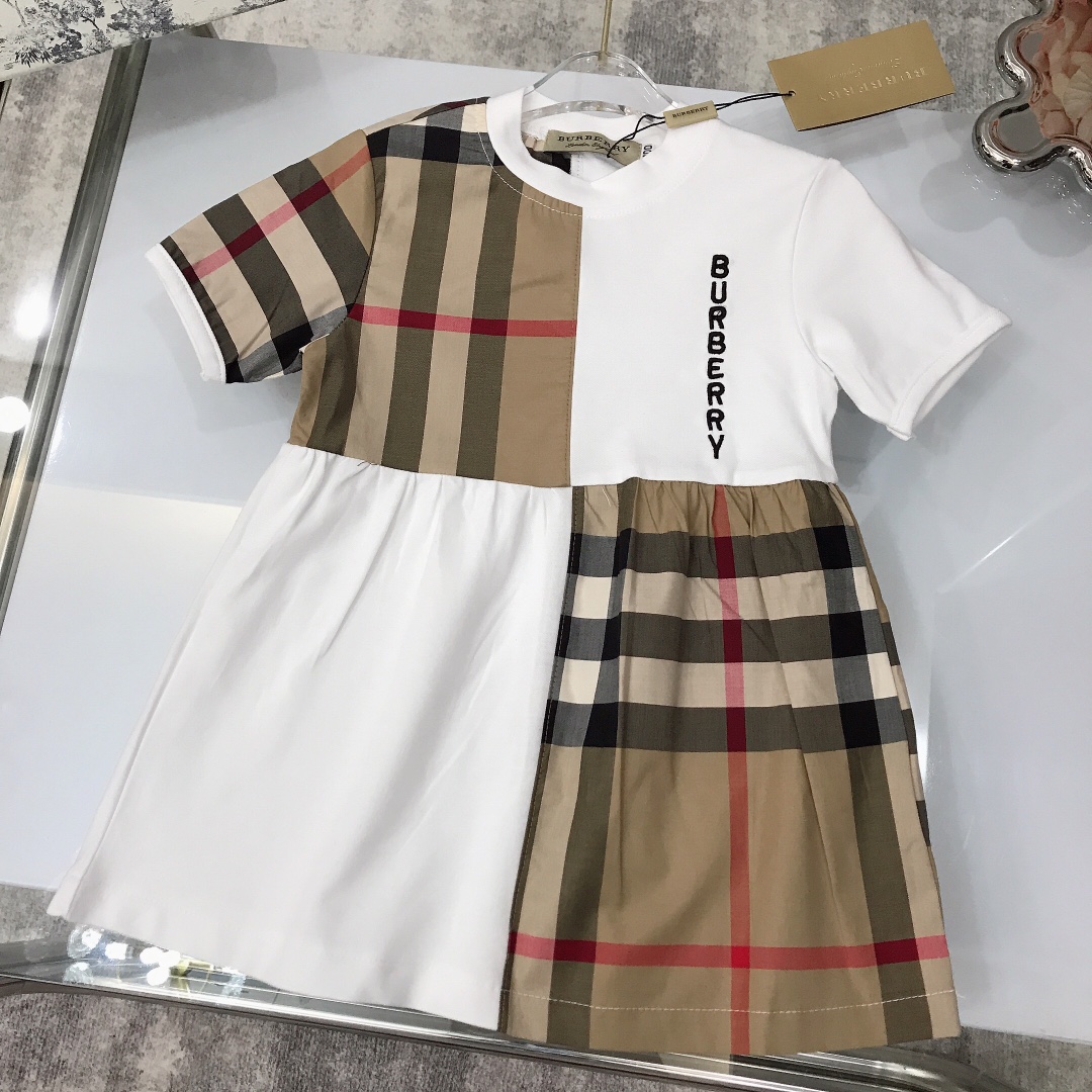 Burberry 2022 Classic Girl Color matching Dress