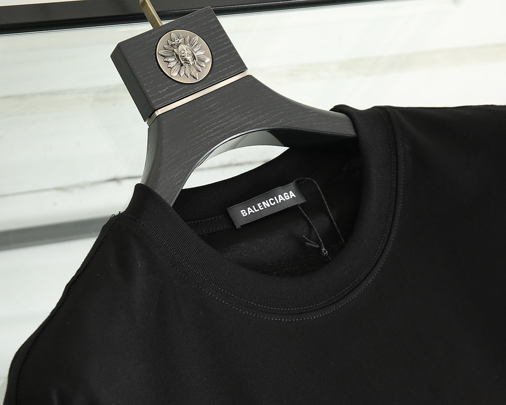 Balenciaga T-Shirt Two Color Ball in Black