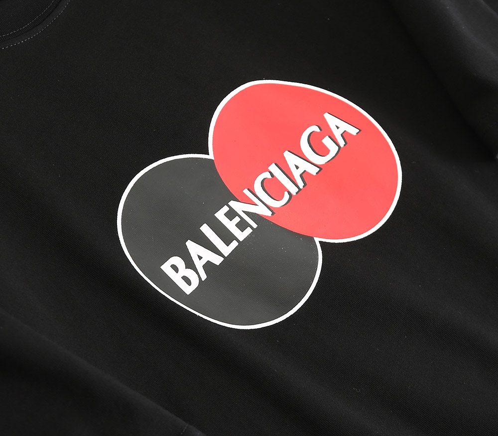 Balenciaga T-Shirt Two Color Ball in Black