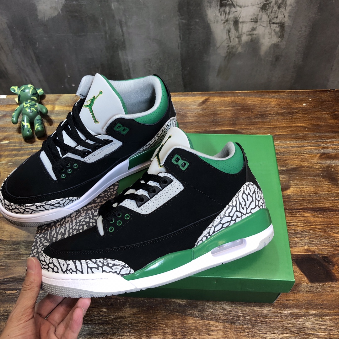 Nike Sneaker Air Jordan 3 in Black with Green