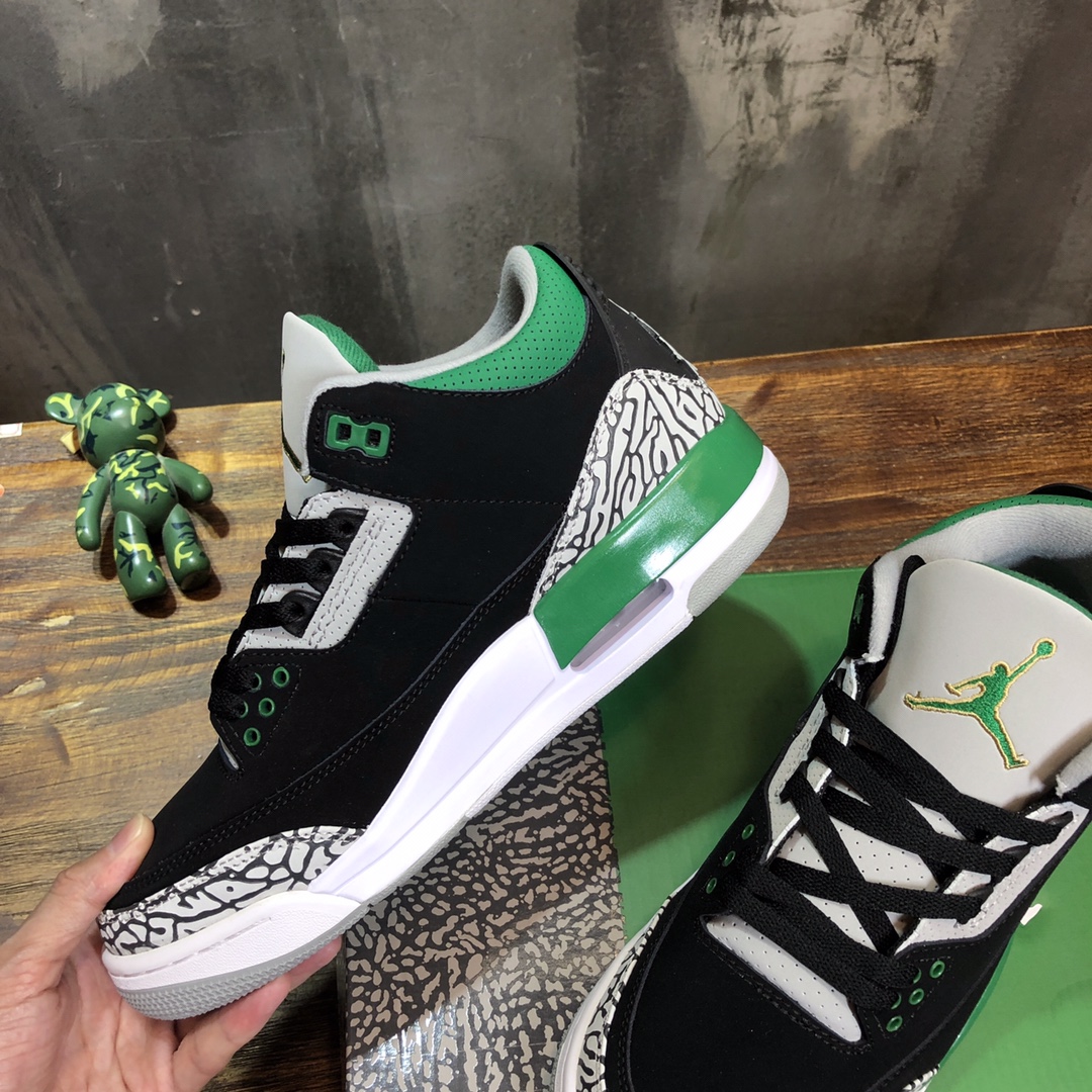 Nike Sneaker Air Jordan 3 in Black with Green