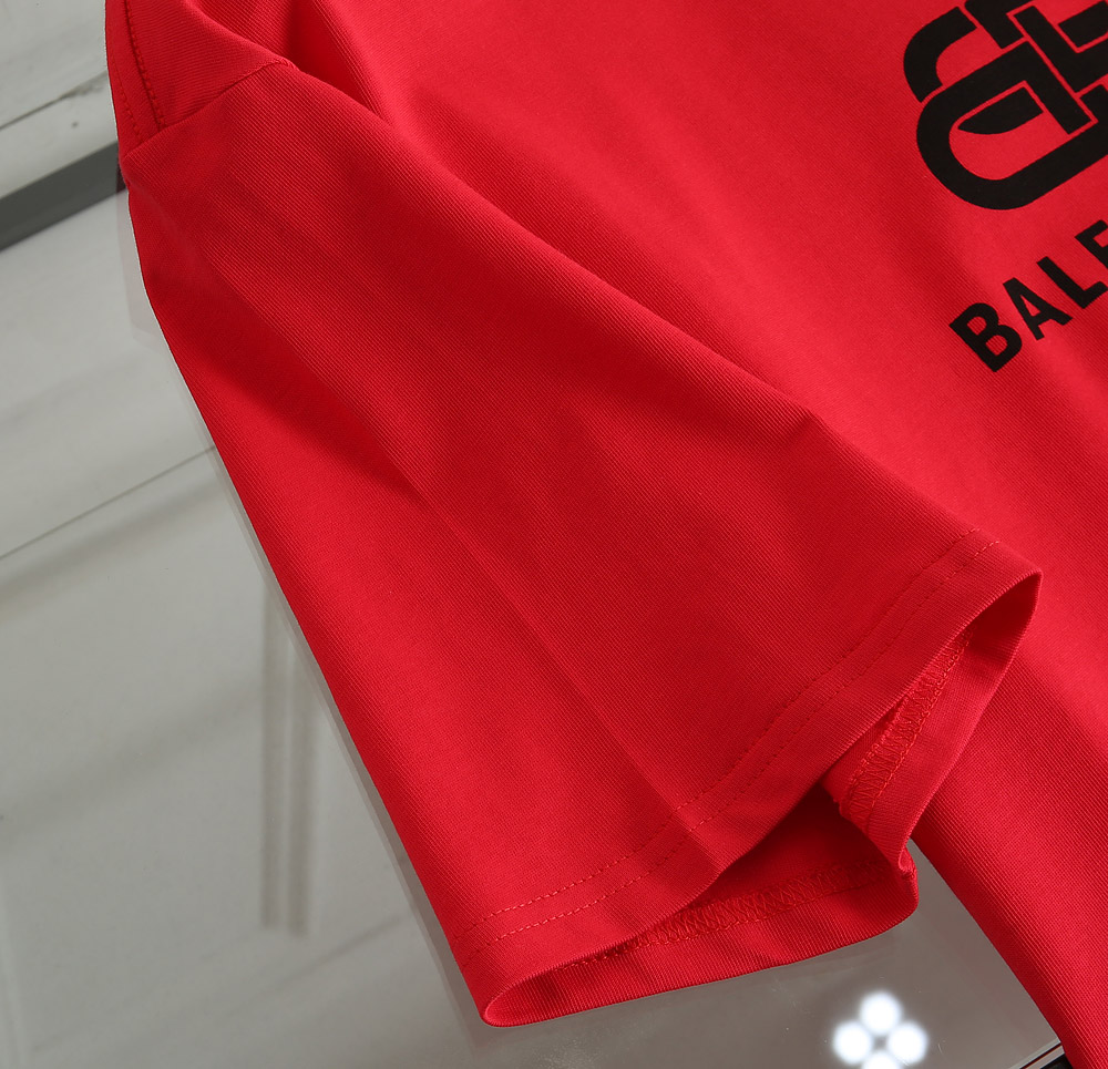 Balenciaga T-Shirt BB Chest in Red