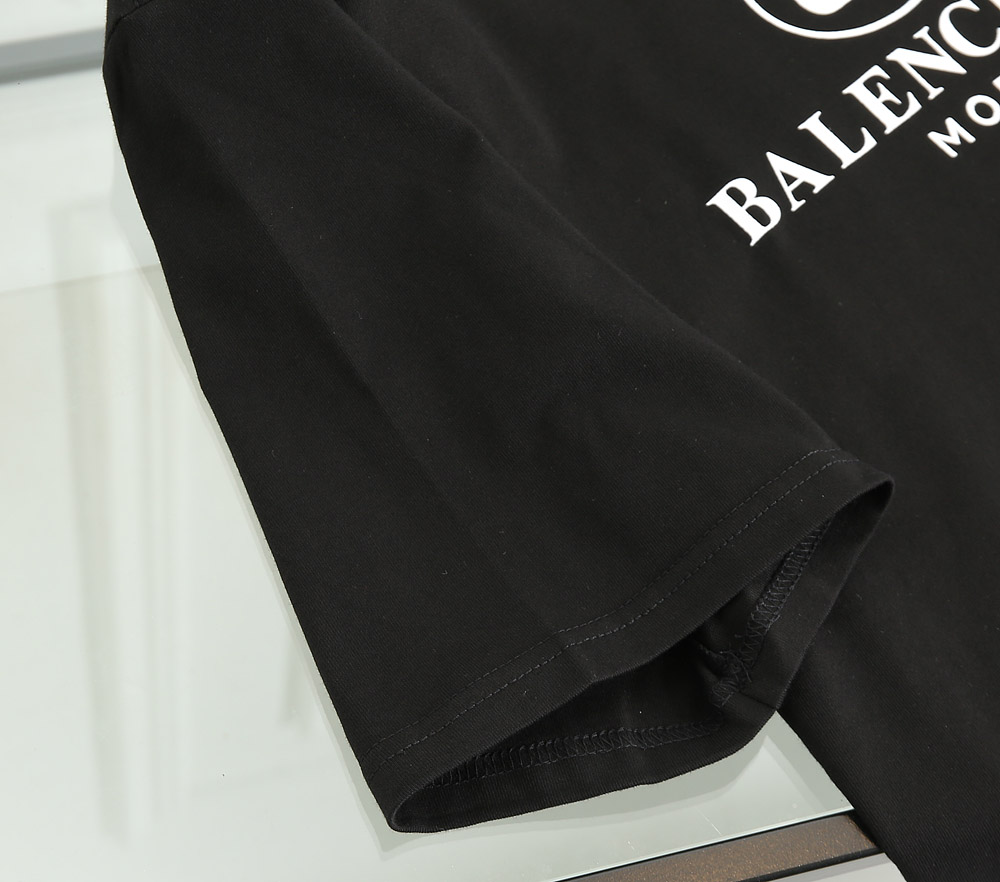 Balenciaga T-Shirt BB Chest in Black