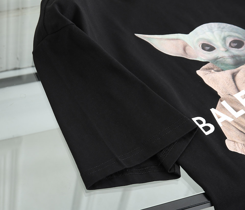 Balenciaga T-Shirt Alien Chest in Black