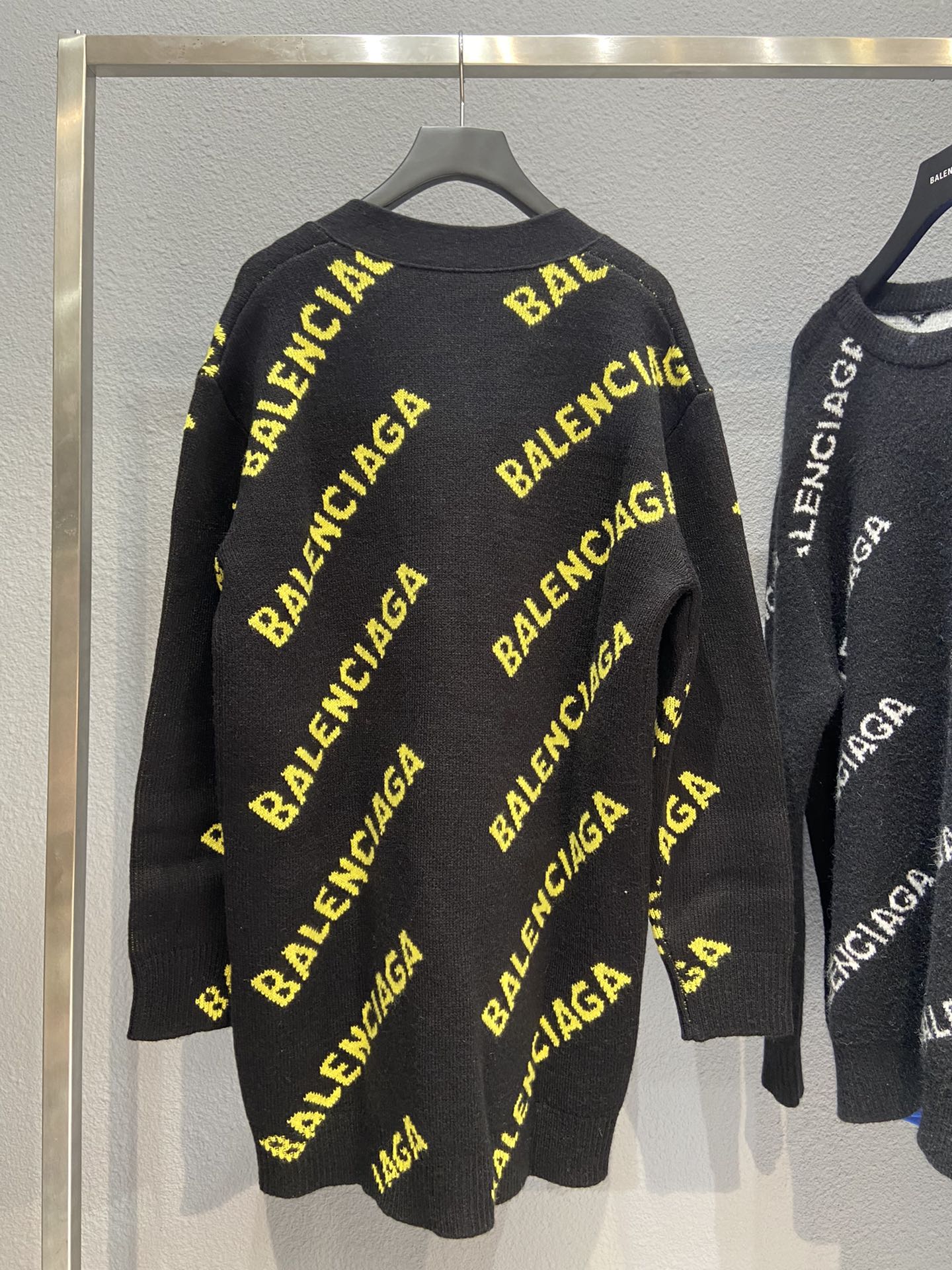 Balenciaga Sweatshirt Cardigan in Black