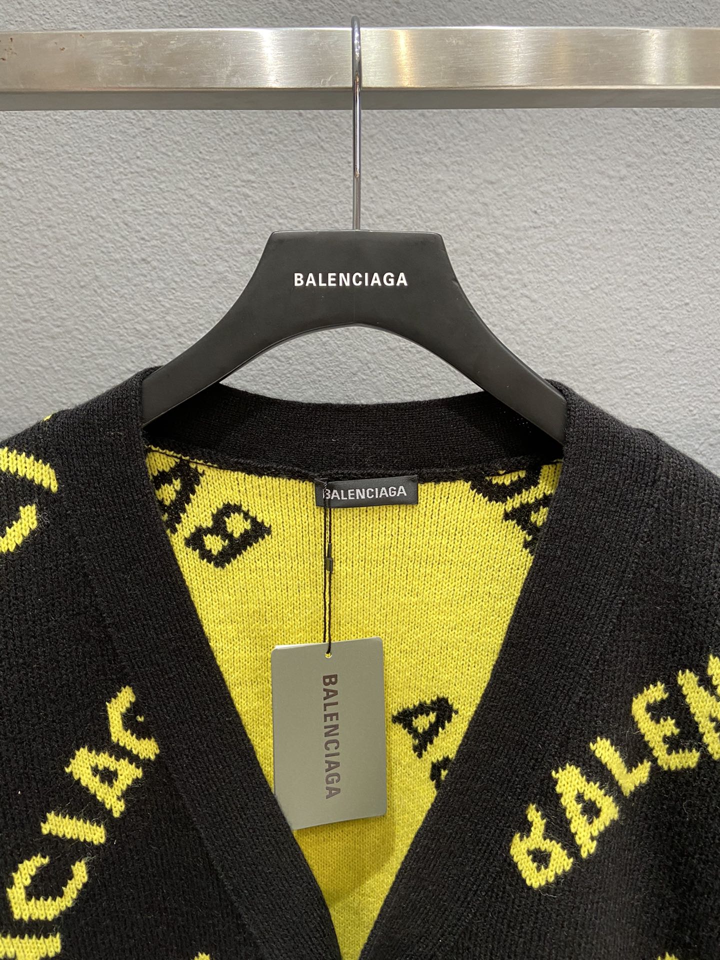 Balenciaga Sweatshirt Cardigan in Black