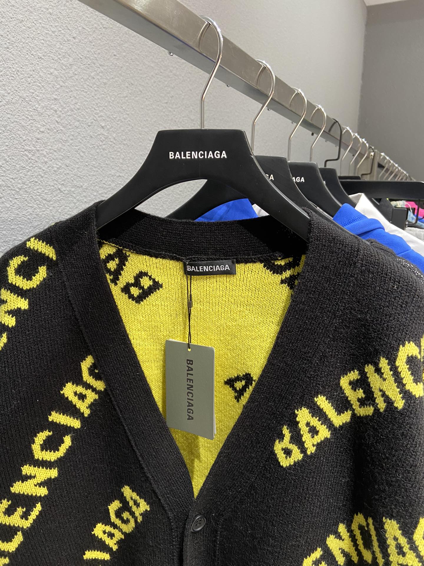 Balenciaga Sweatshirt Cardigan in Black