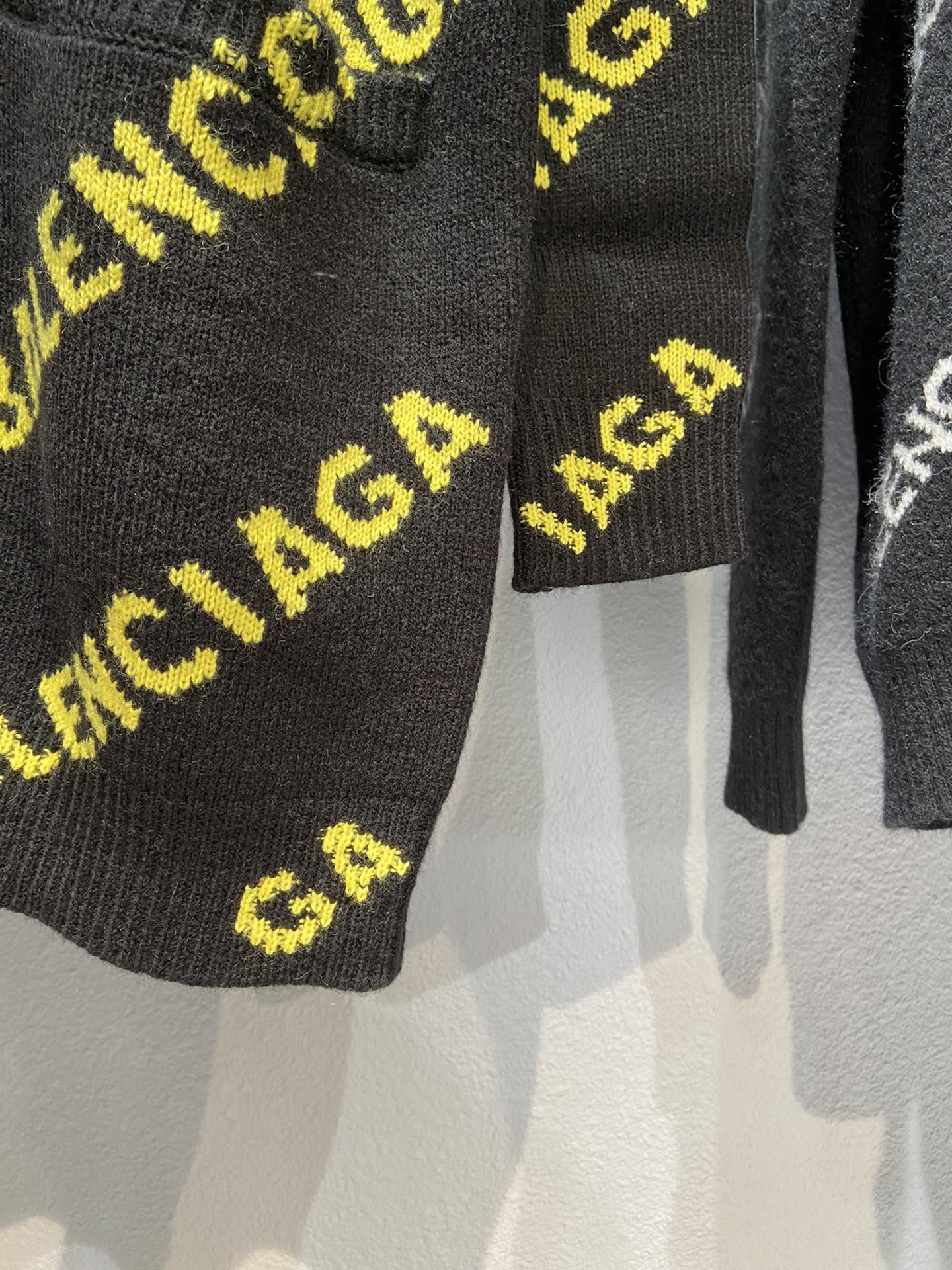 Balenciaga Sweatshirt Cardigan in Black