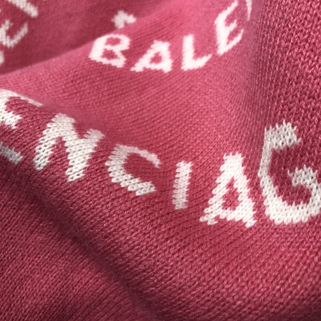 Balenciaga Sweatshirt Allover Logo in Pink