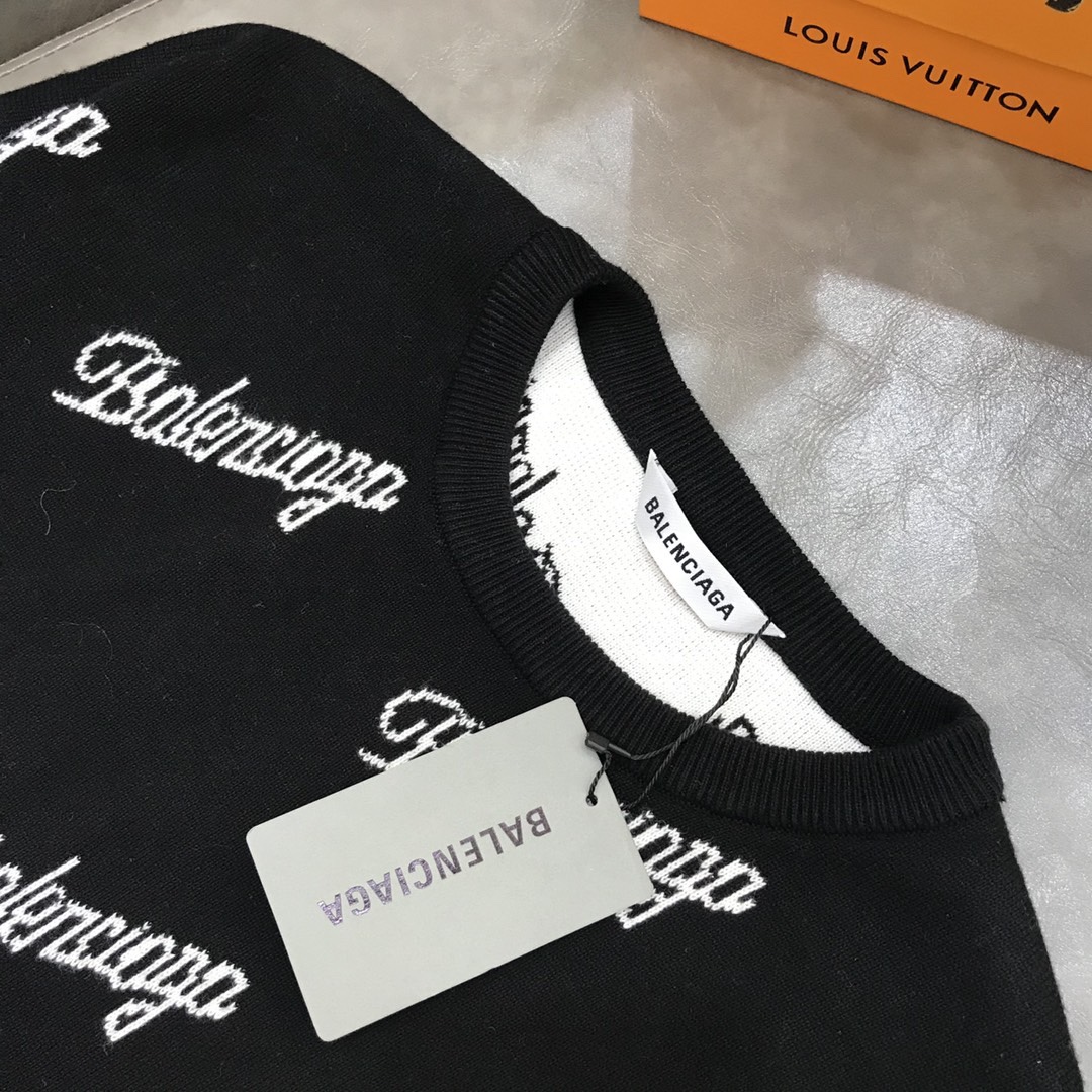 Balenciaga Sweatshirt Allover Logo in Black