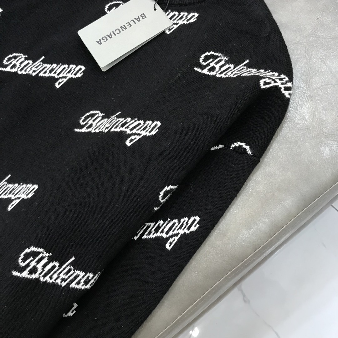 Balenciaga Sweatshirt Allover Logo in Black