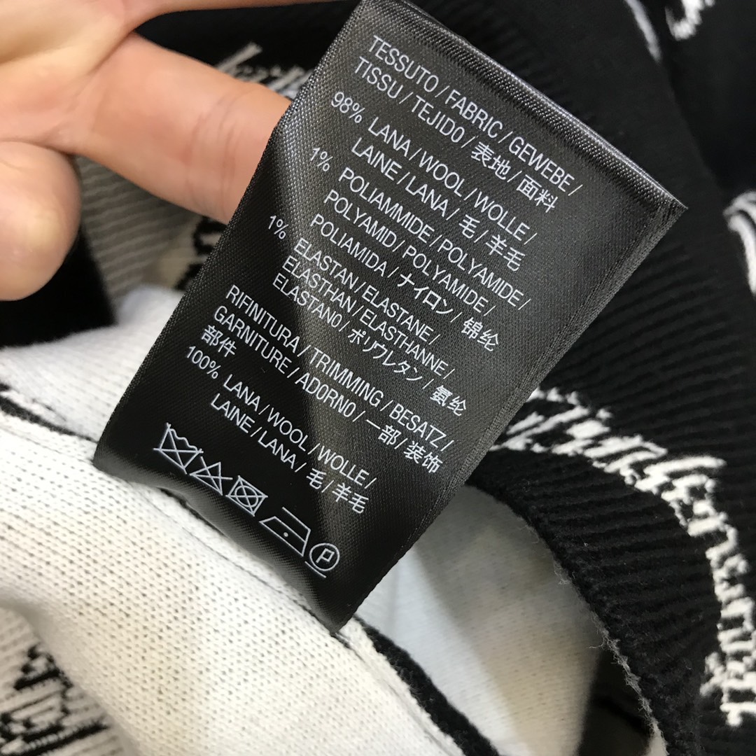 Balenciaga Sweatshirt Allover Logo in Black