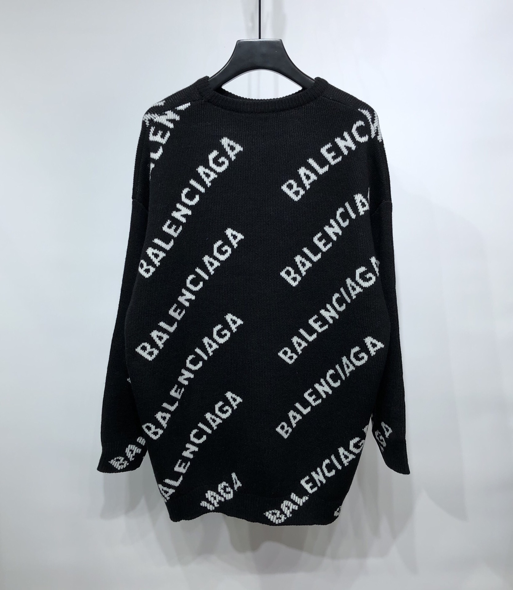 Balenciaga Sweatshirt Allover Logo in Black