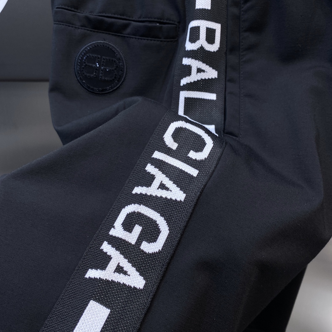 Balenciaga Shorts Sporty B Tracksuit in Black