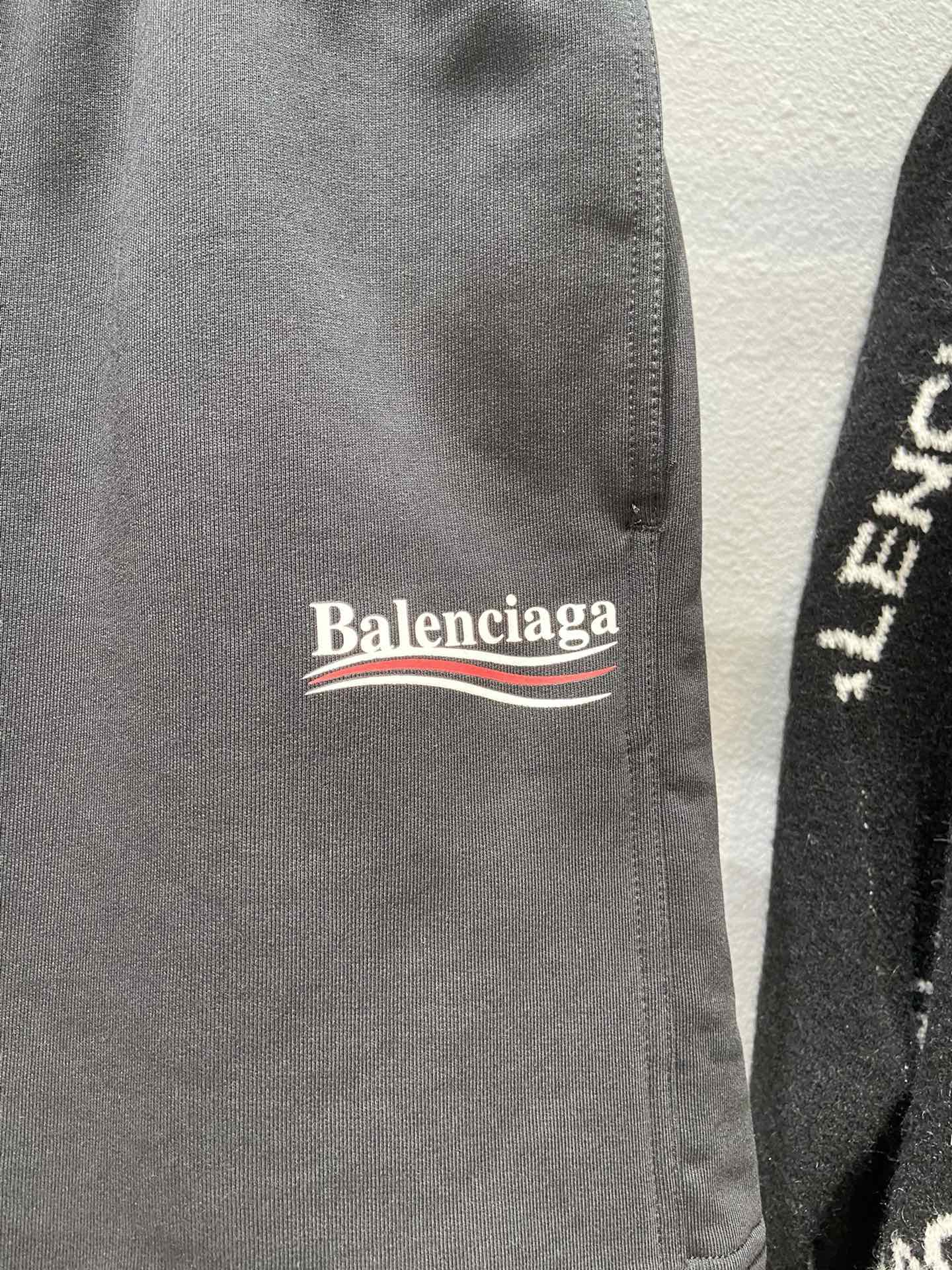 Balenciaga Shorts Cotton in Black